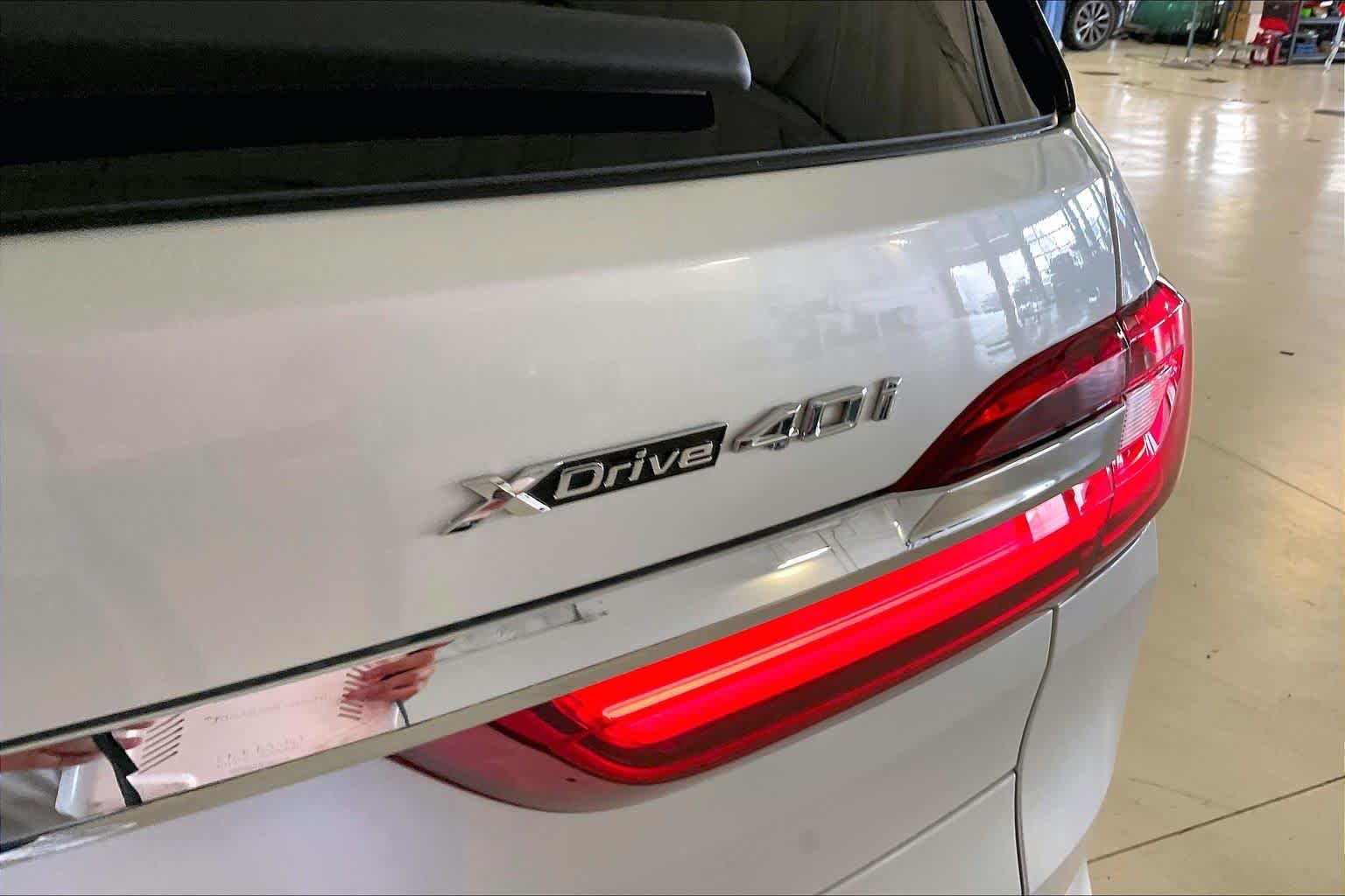 Used 2020 Mineral White Metallic BMW xDrive40i image 9