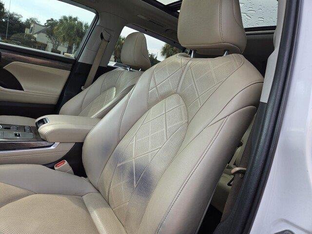Used 2022 Wind Chill Pearl TOYOTA PLAT image 11