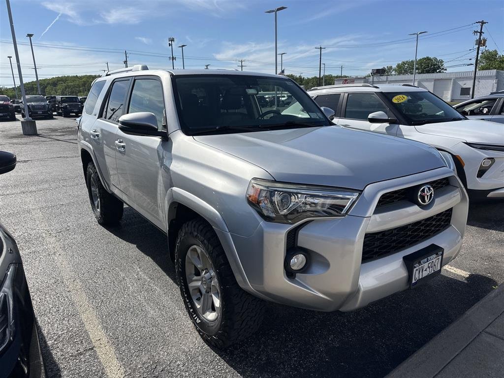 Used 2016 Classic Silver Metallic Toyota SR5 Premium image 4