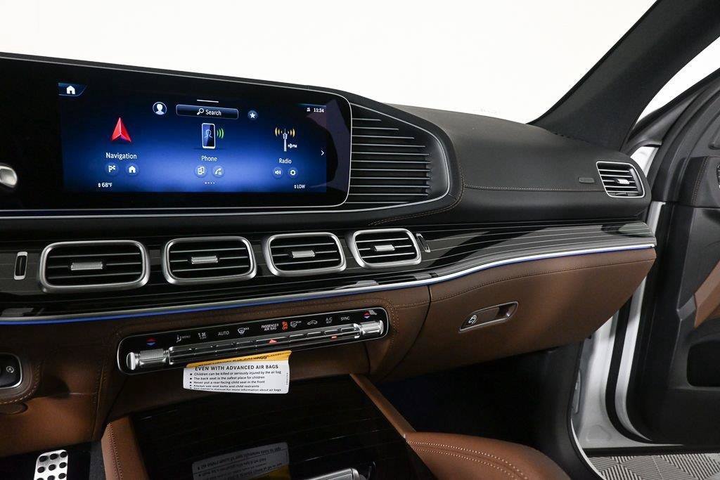 New 2026 MANUFAKTUR Moonlight White Metallic Mercedes-Benz GLS 450 image 51