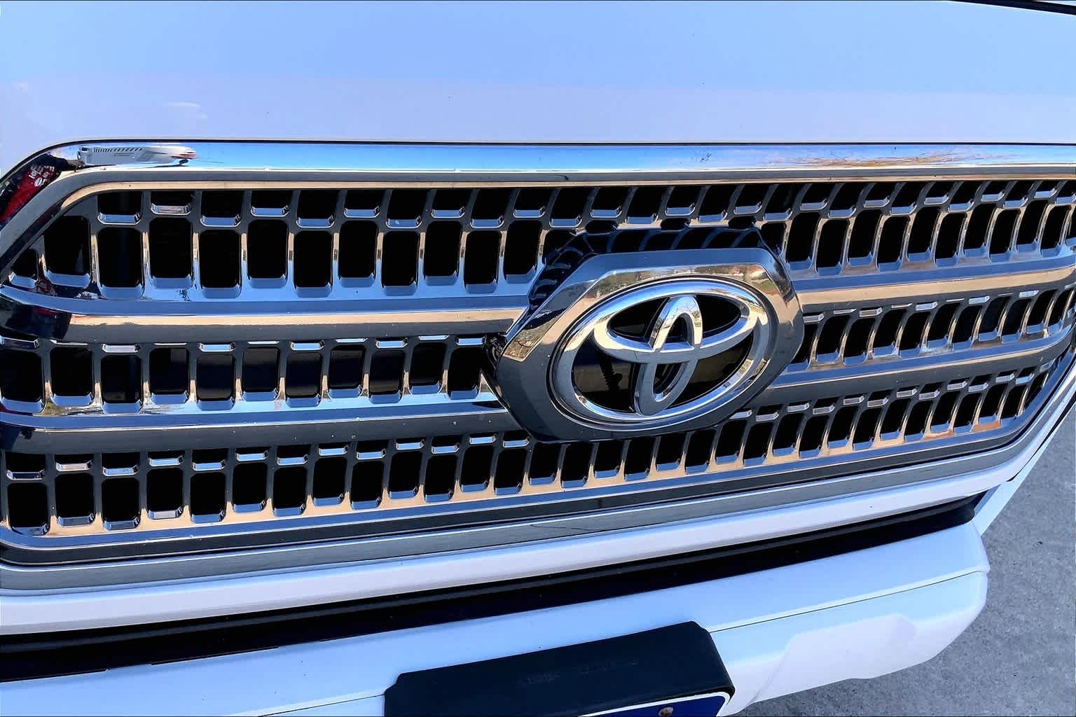 Used 2016 Super White Toyota TRD Sport image 31