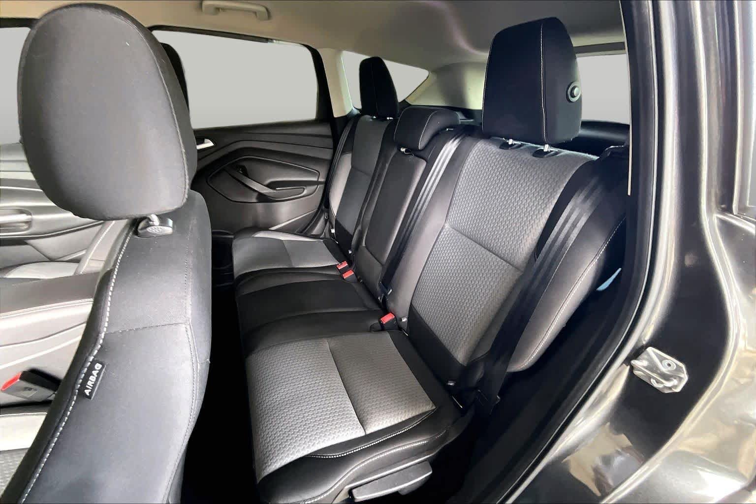 Used 2017 Magnetic Ford SE image 20