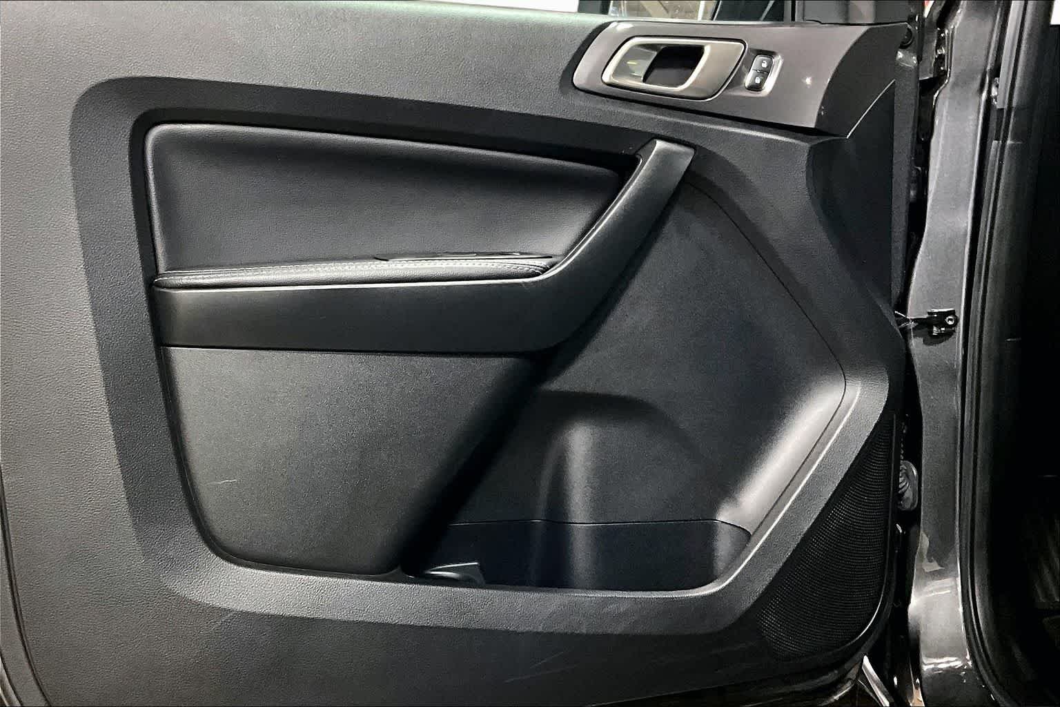Used 2019 Magnetic Metallic Ford LARIAT image 20