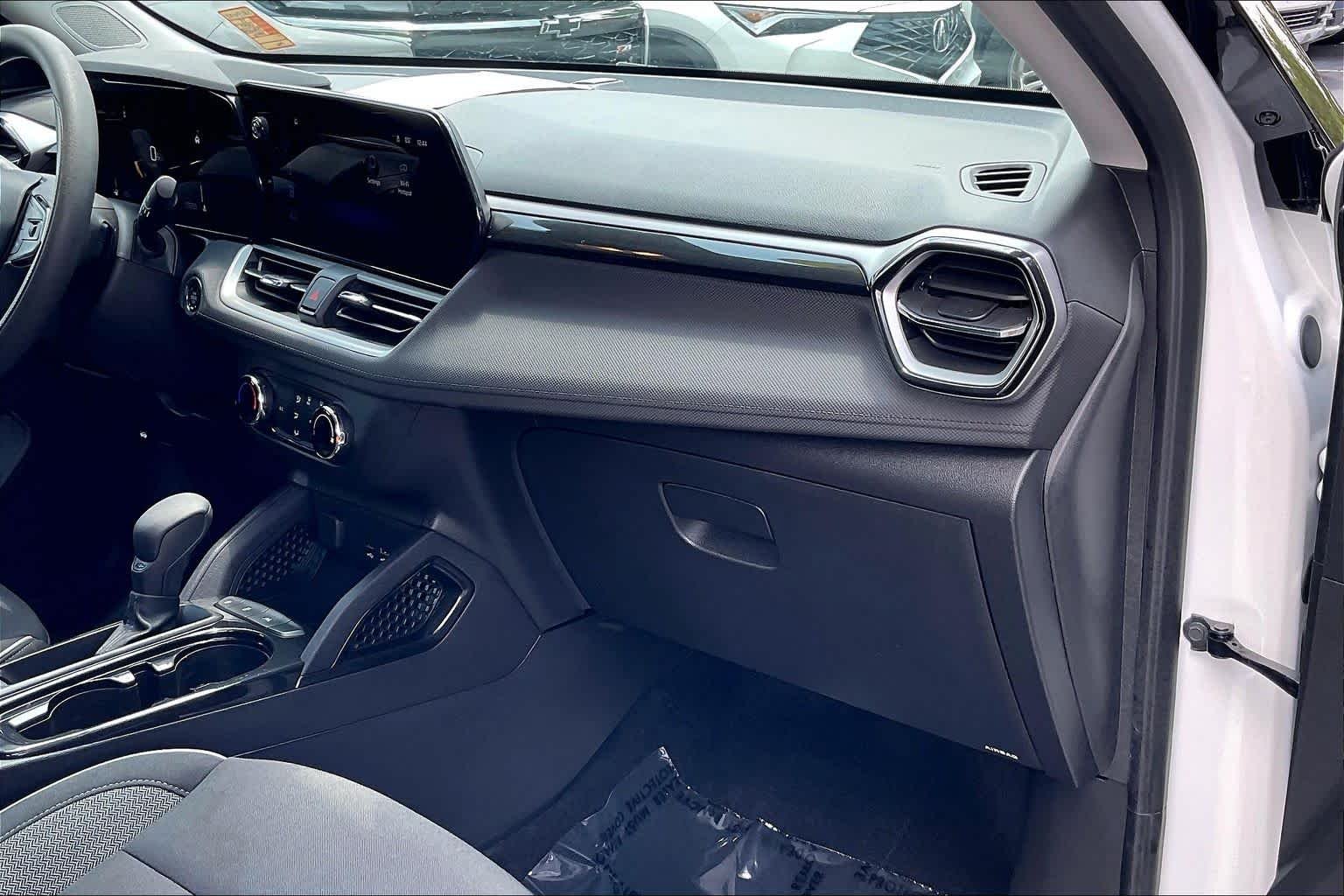 2025 Chevrolet Trailblazer LS - Photo 16