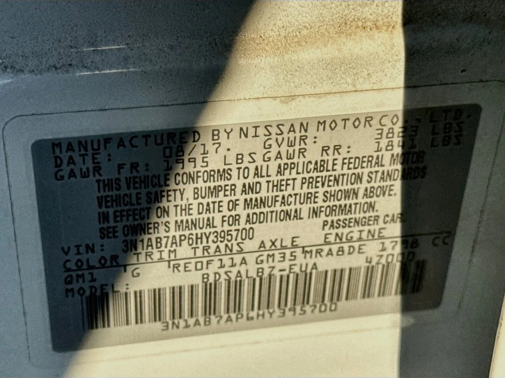 Used 2017 White Nissan S image 36