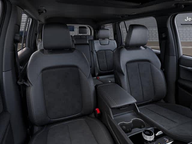 New 2026 Bright White Clear-Coat Exterior Paint Jeep Laredo Altitude image 19