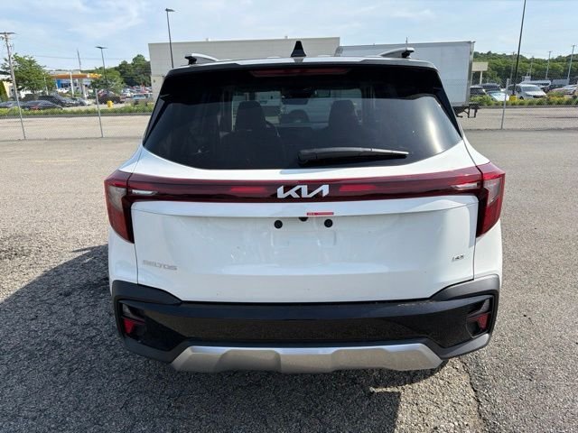 New 2026 White Kia S image 4