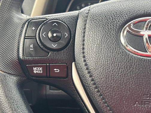 Used 2015 Gray Toyota XLE image 19