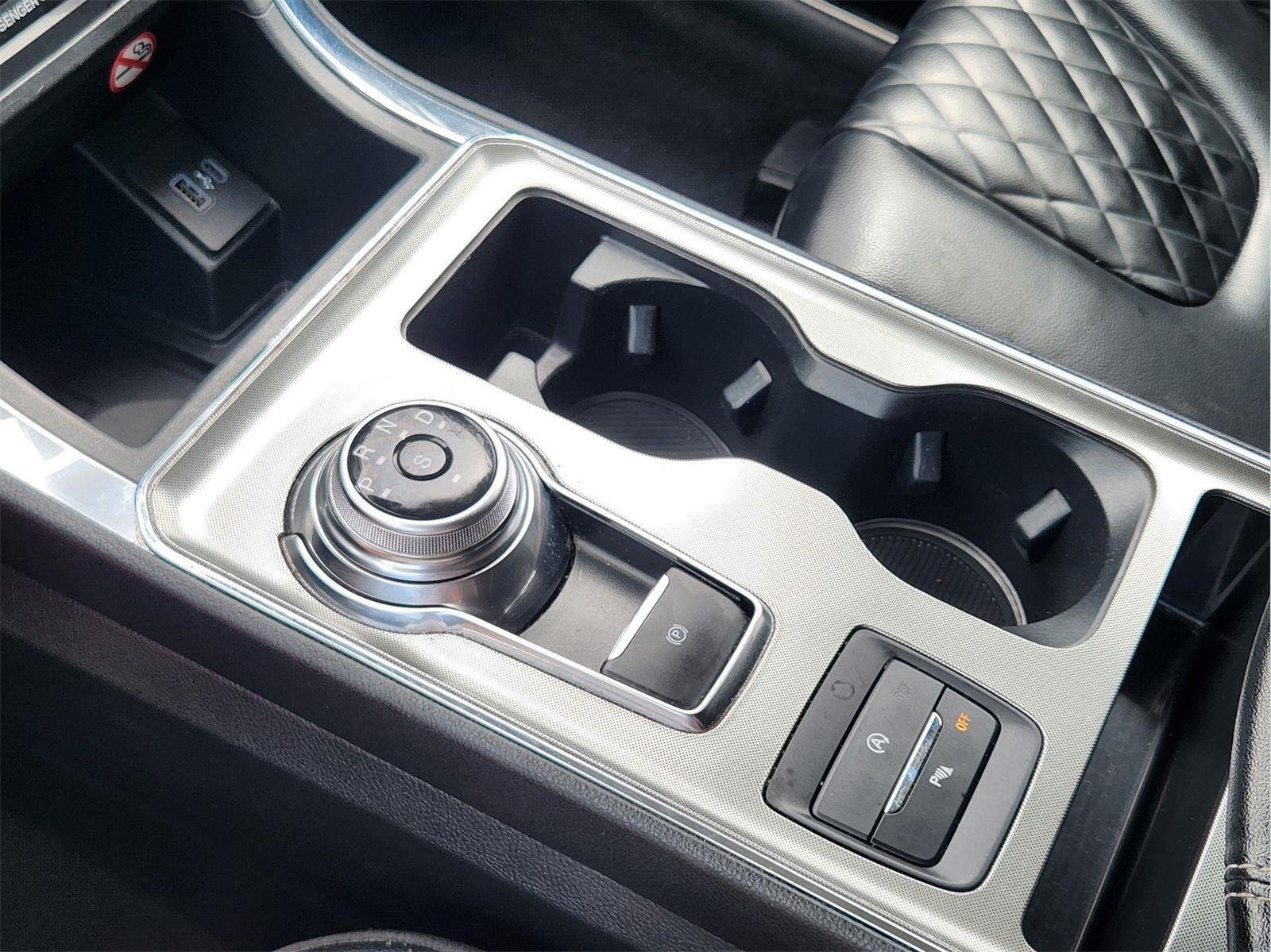 Used 2024 Iconic Silver Ford Titanium image 19