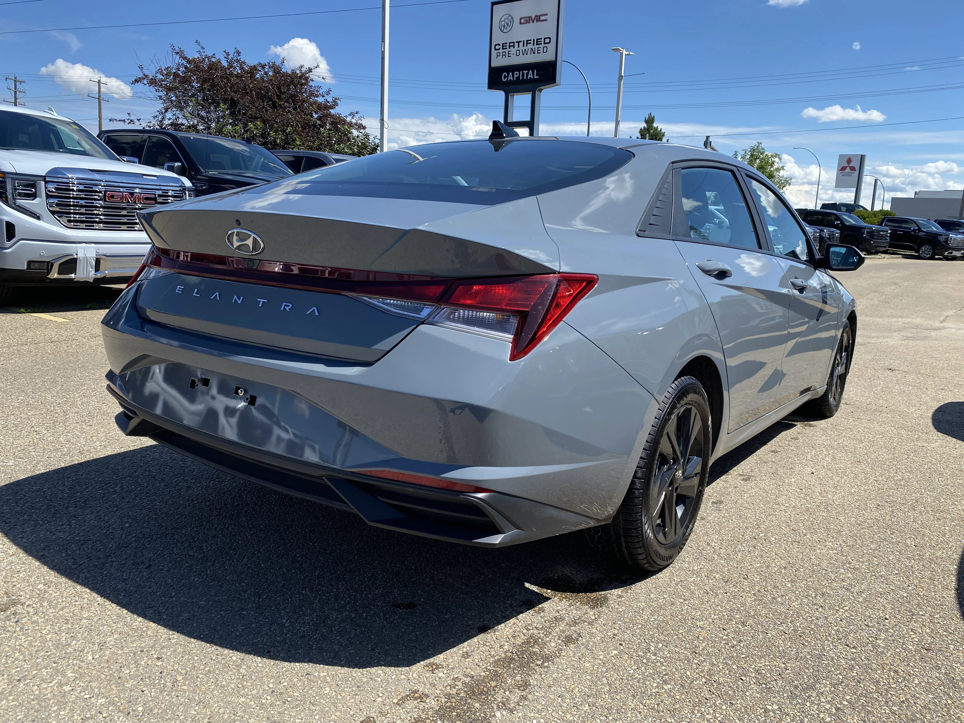 Certified Used 2022 Electric Shadow Hyundai Preferred image 5