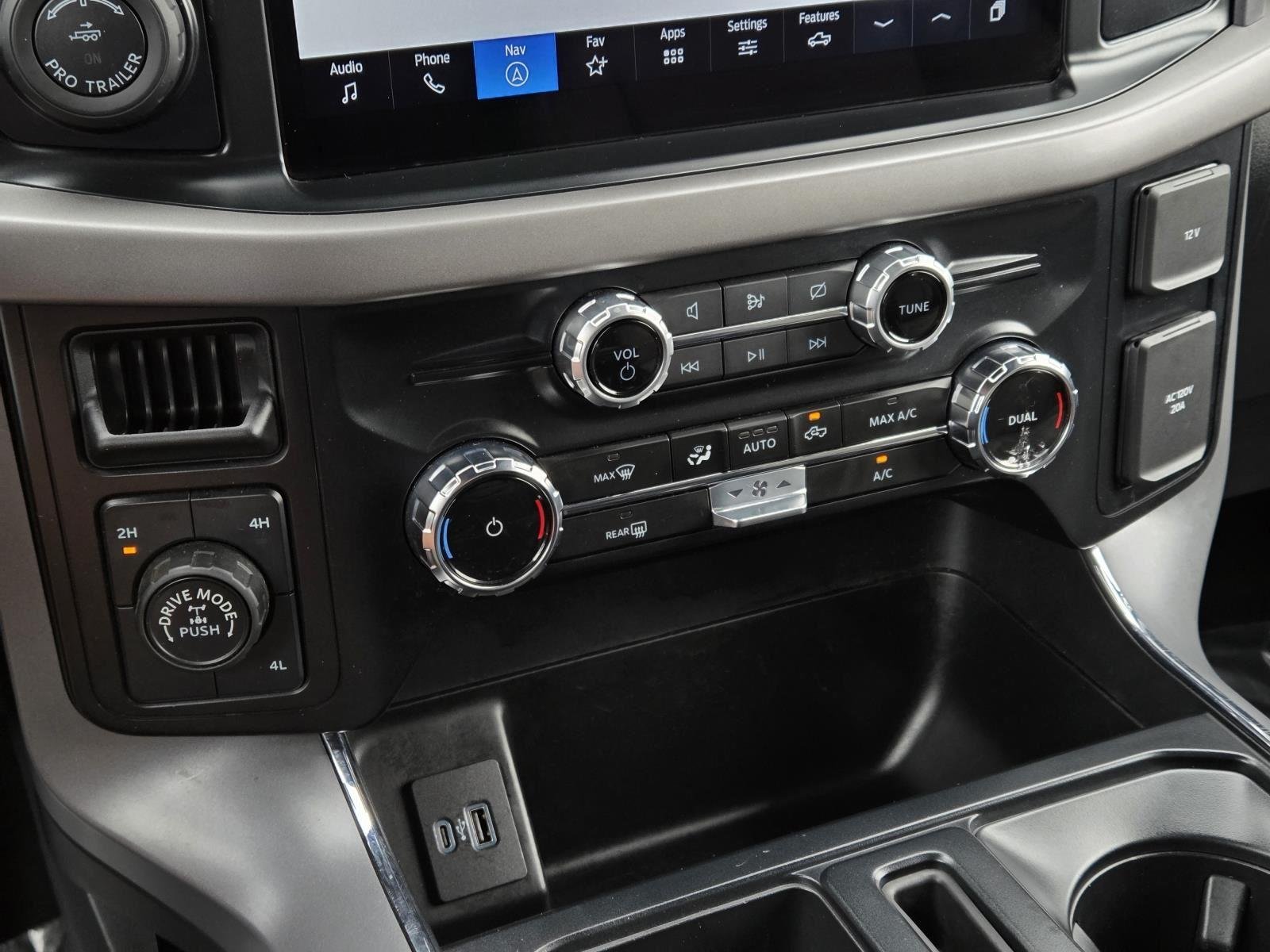 Used 2024 Oxford White Ford XLT image 28