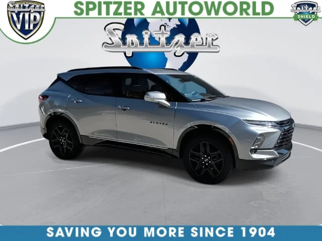 Used 2024 Gray Chevrolet RS image 3
