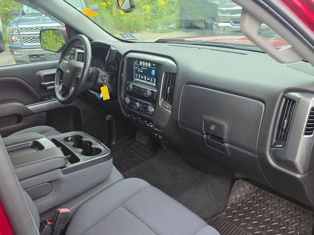 Used 2018 CAJUN RED TINTCOAT Chevrolet LT image 22