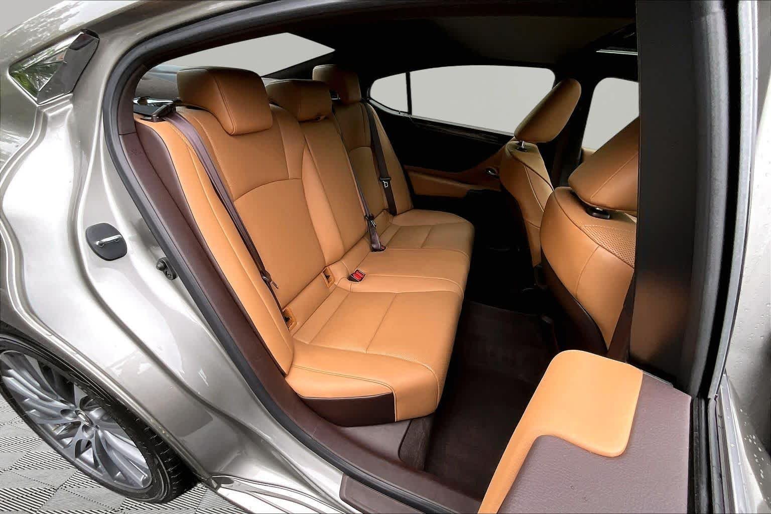 Used 2020 Atomic Silver Lexus  image 20