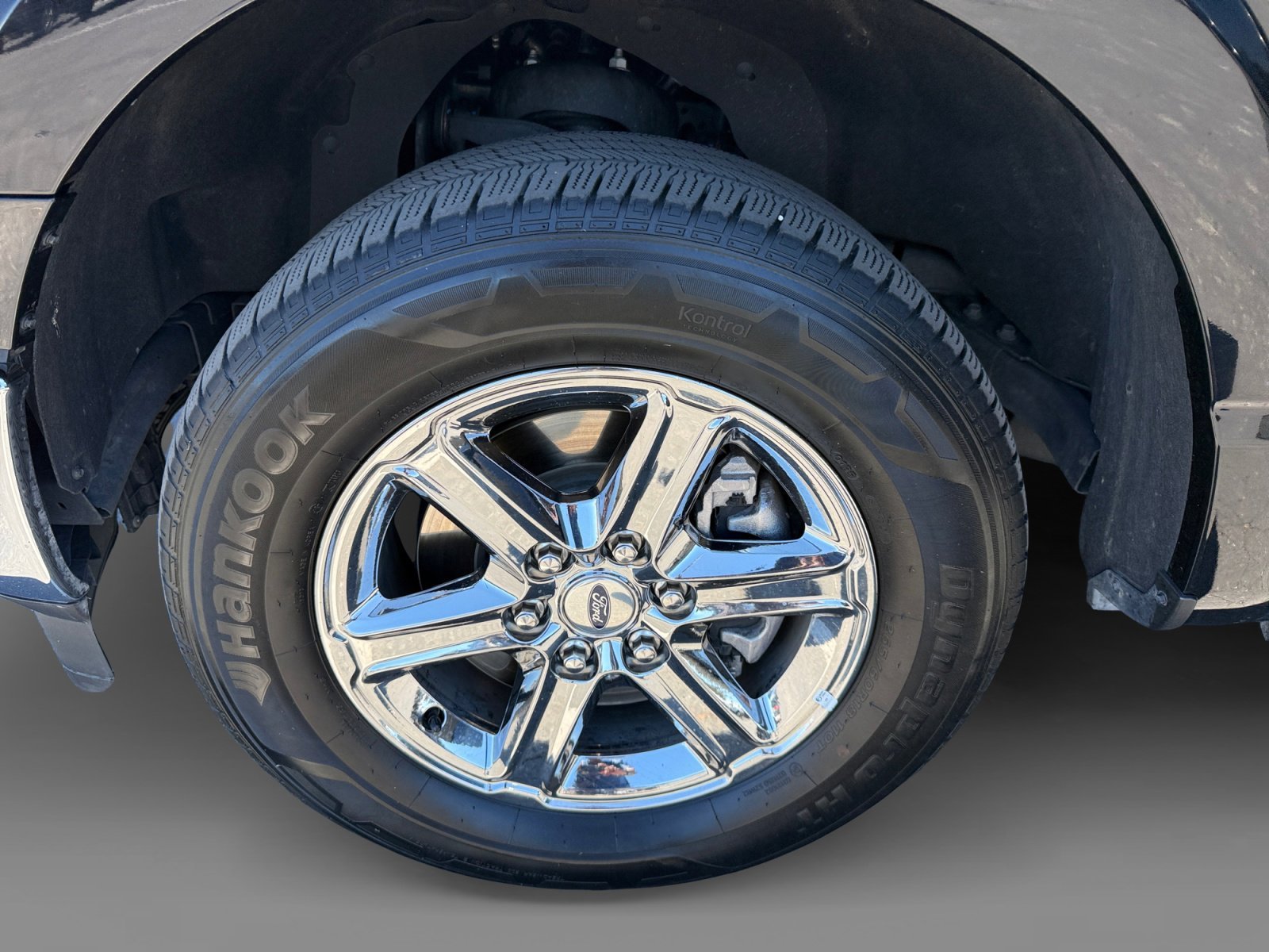 Used 2025 Black Metallic Ford XLT image 9