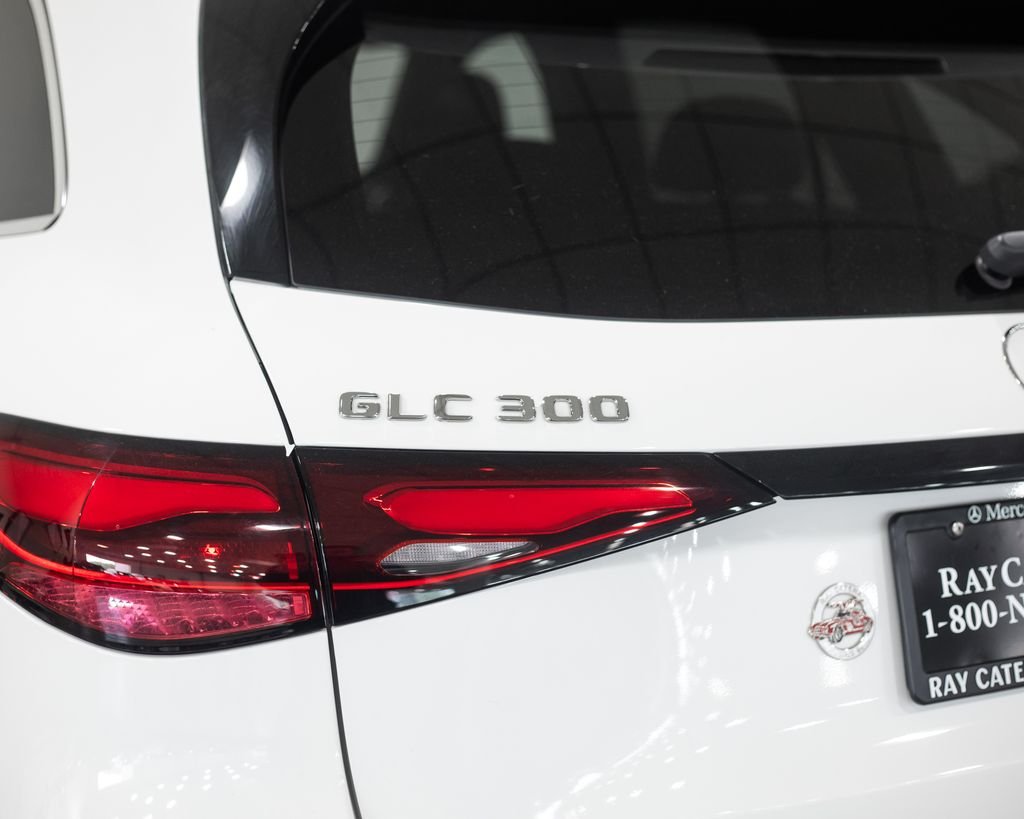 Used 2026  Mercedes-Benz GLC 300 image 11