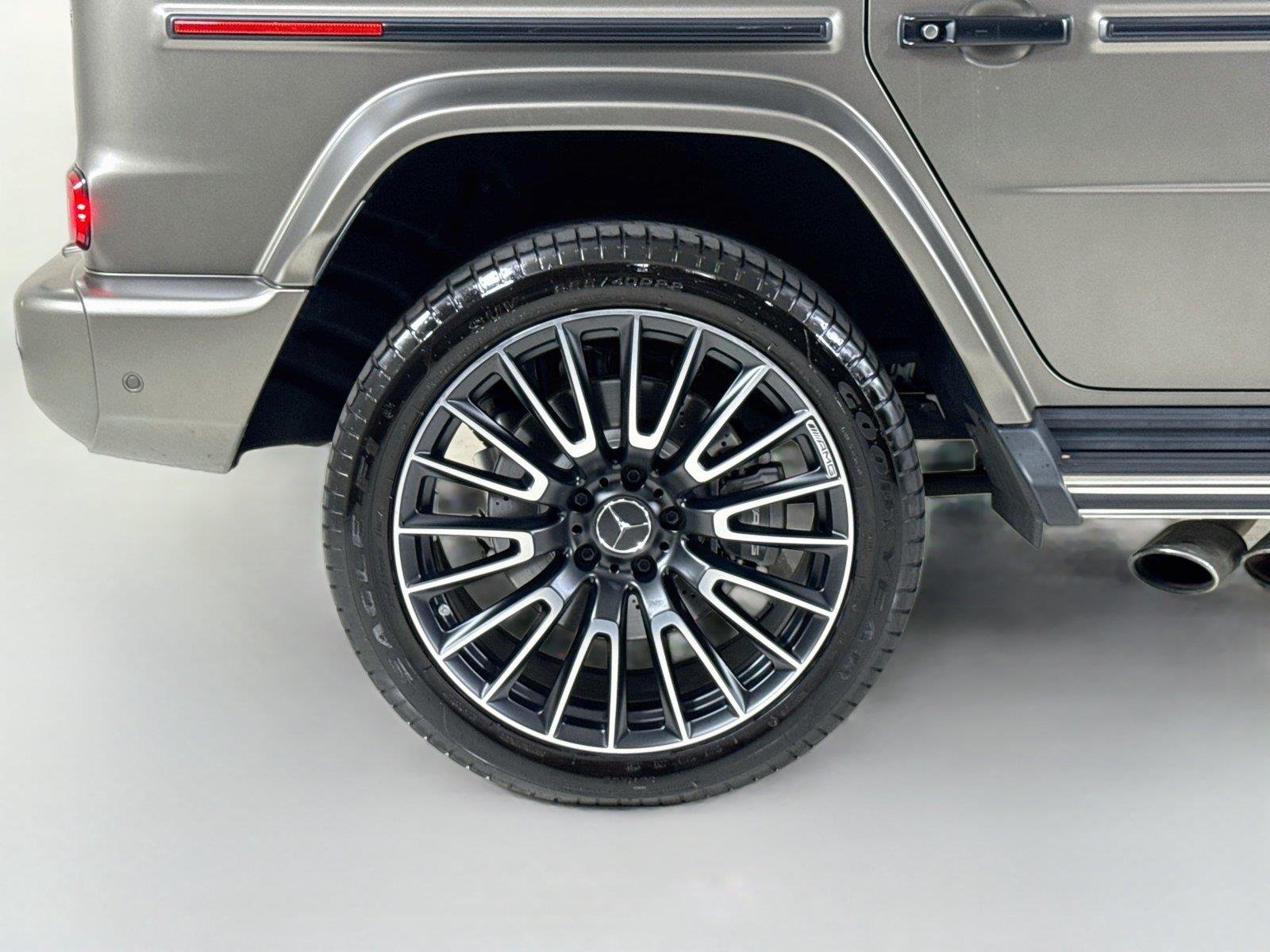 Used 2026 MANUFAKTUR Monza Grey Magno Mercedes-Benz AMG® G 63 | Manu Int Package Plus | Carbon Trim image 43