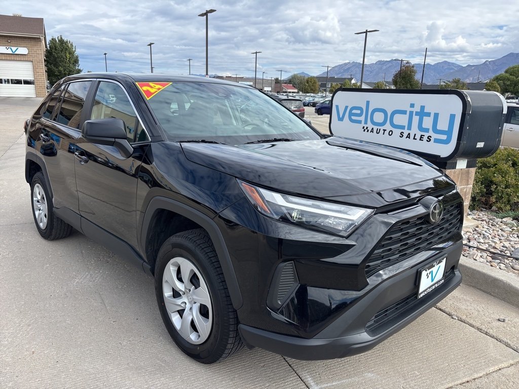 2024 Toyota RAV4 LE