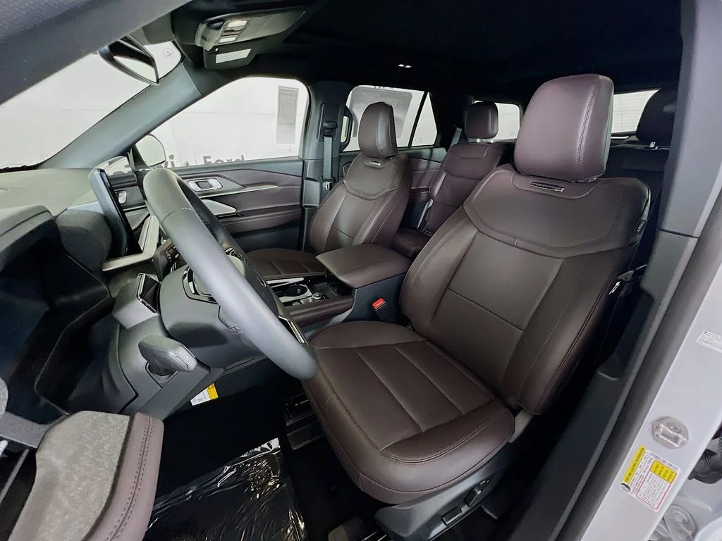 New 2026 Space White Metallic Ford Platinum image 27