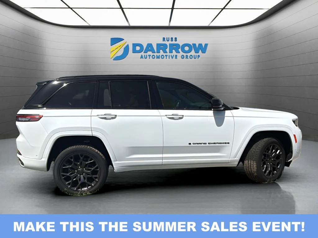 New 2025 Bright White Clear-Coat Exterior Paint Jeep Summit Reserve image 11