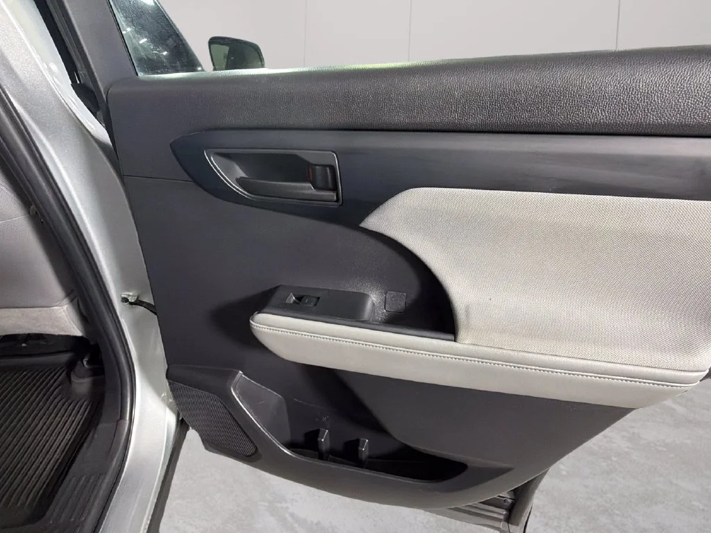 Used 2022 Silver Toyota L image 33