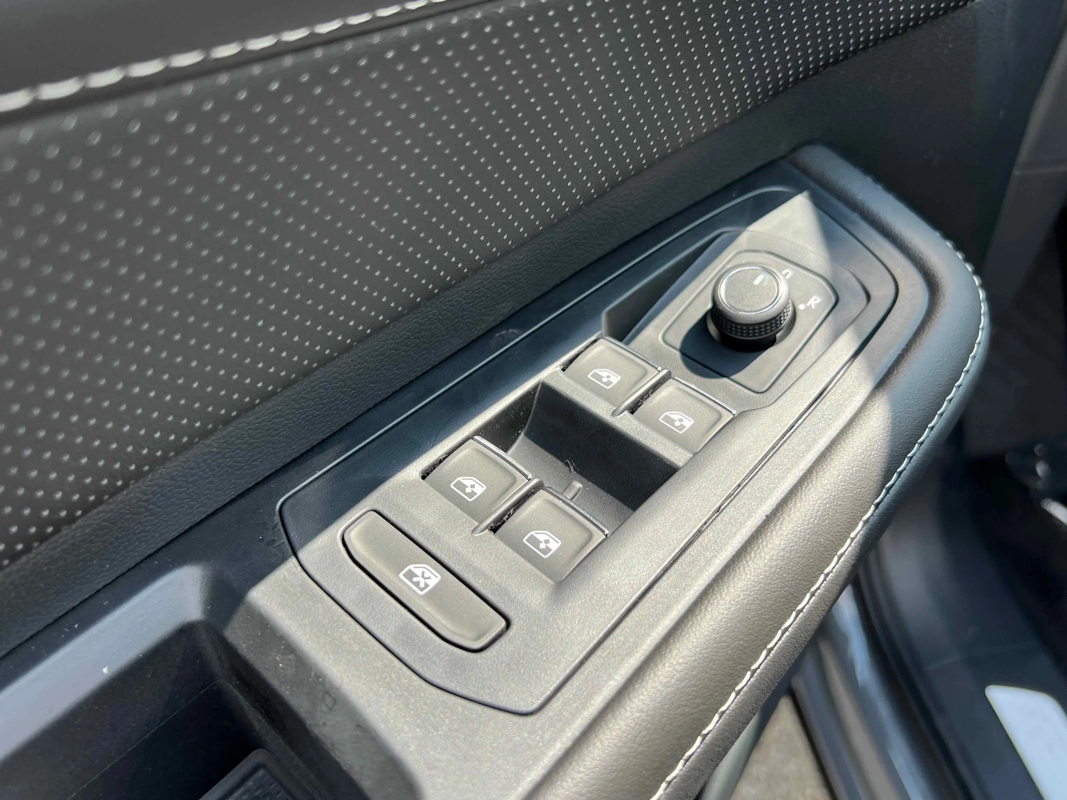 New 2026 Gray Volkswagen 2.0T SE w/Technology image 17