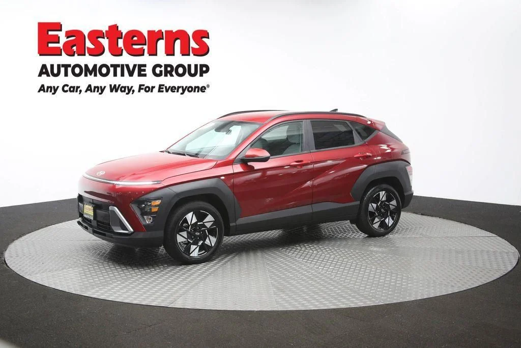 Used 2025 Red Hyundai SEL image 58