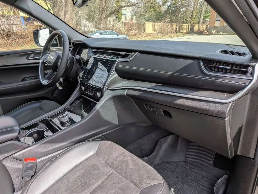 Used 2023 Black Jeep Altitude X image 26