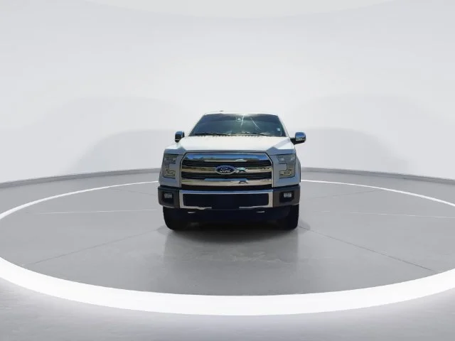 Used 2016  Ford King Ranch image 3