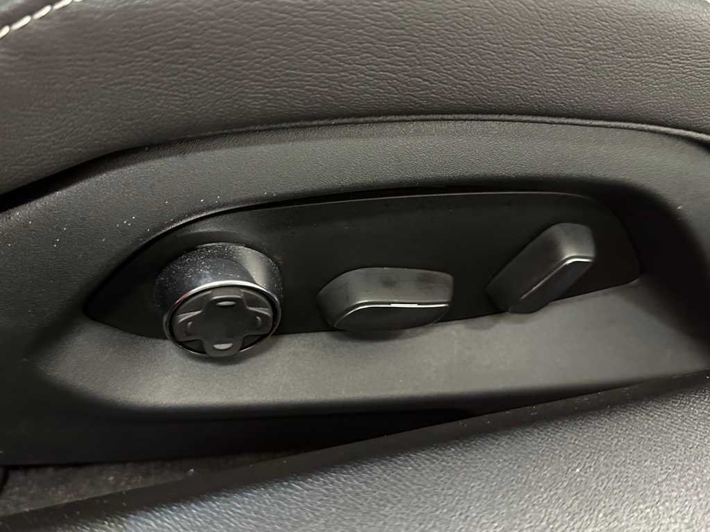 2025 Chevrolet Corvette 2LT - Photo 12