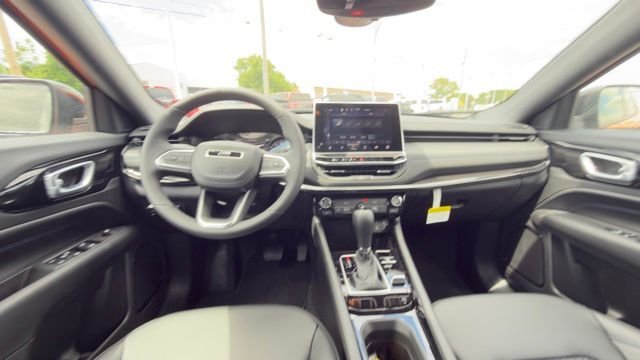 New 2026 Joose (DISC) Jeep Latitude image 26