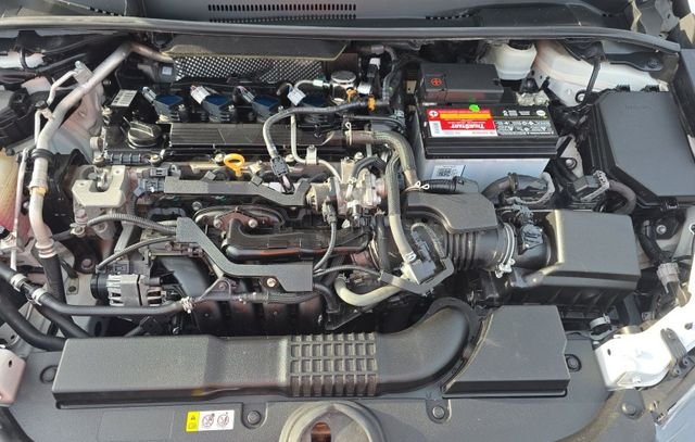 Used 2021 White Toyota SE image 19