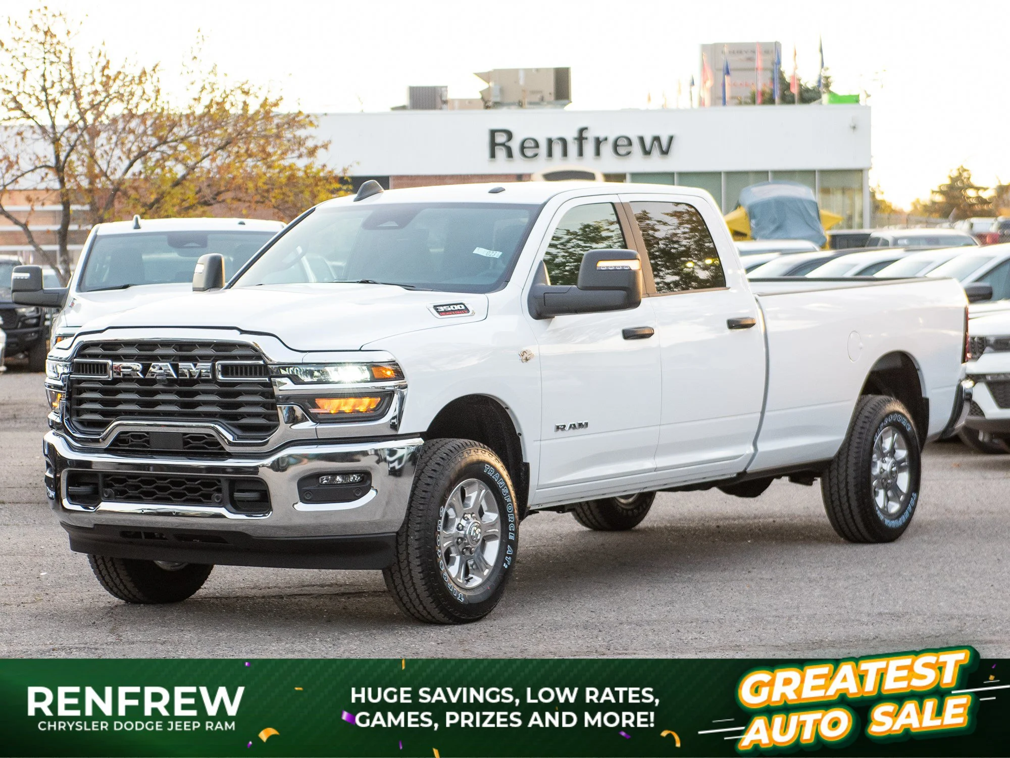 New 2027 White RAM Big Horn* Crew Cab 4x4, 8