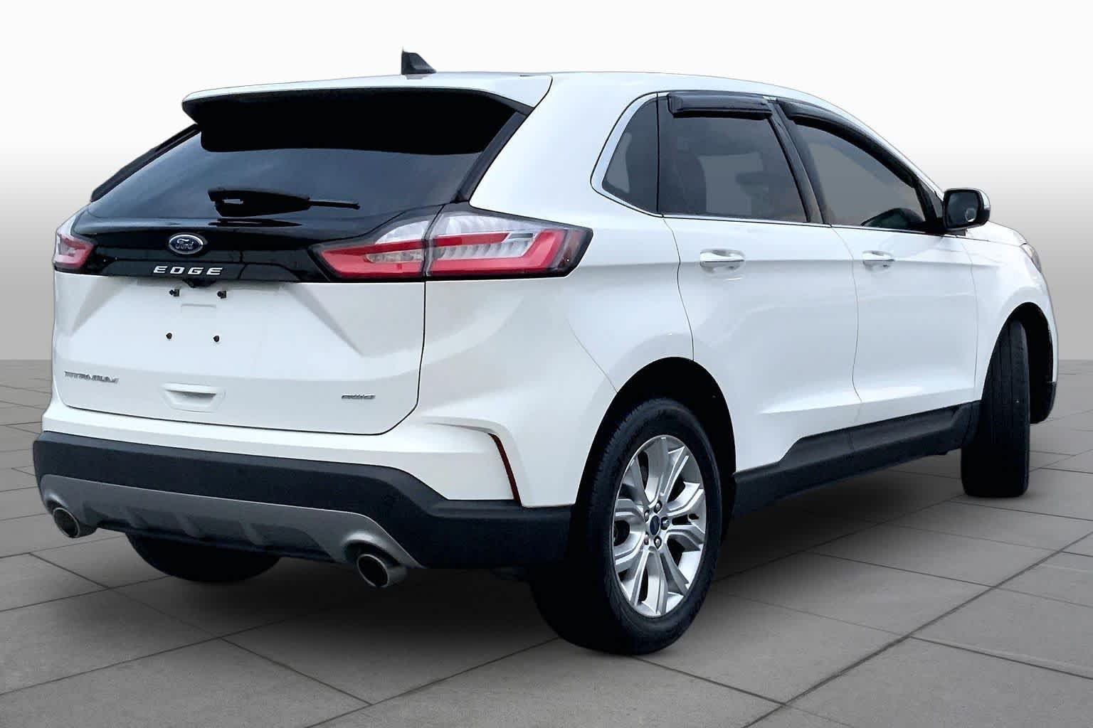 Used 2022 Star White Metallic Tri-Coat Ford Titanium image 13