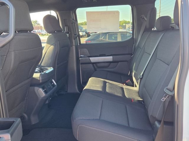 New 2026 Oxford White Ford XLT image 13