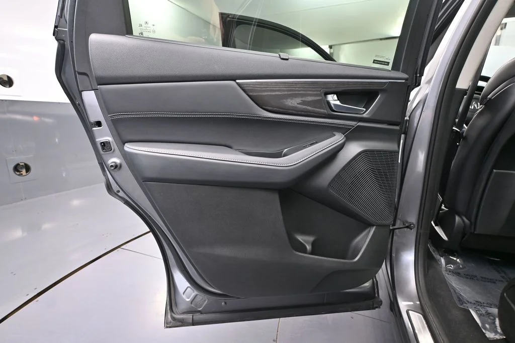 Certified Used 2023 Gray Acura Advance image 39