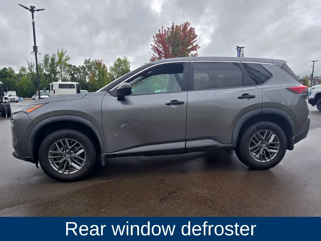 Used 2021 Gray Nissan S image 4