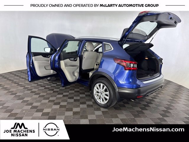 Used 2022 Blue Nissan SV image 22