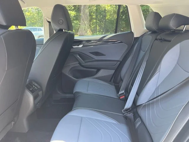 New 2026 White/off-white Volkswagen 2.0T SE image 12