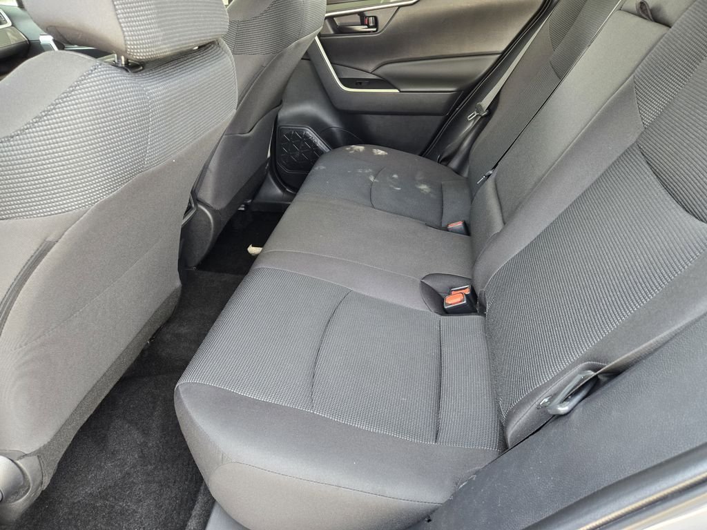 2024 Toyota RAV4 LE - Photo 19