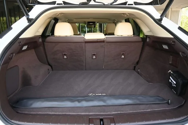 Used 2019 White Lexus 350 image 6
