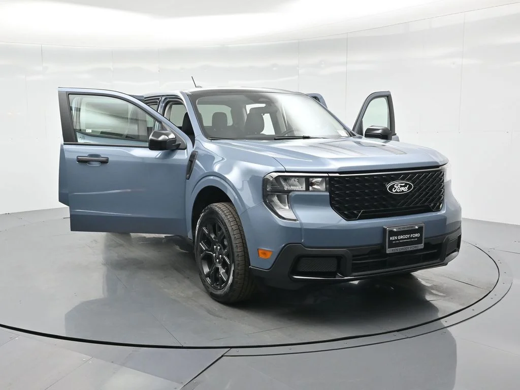 New 2025 Azure Gray Metallic Tri-Coat Ford XLT image 29
