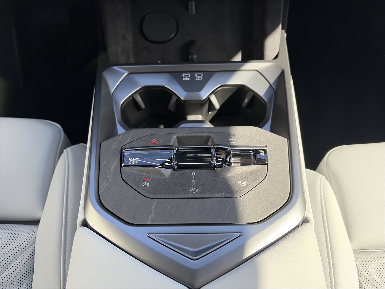 New 2027 Alpine White BMW 40 xDrive image 28