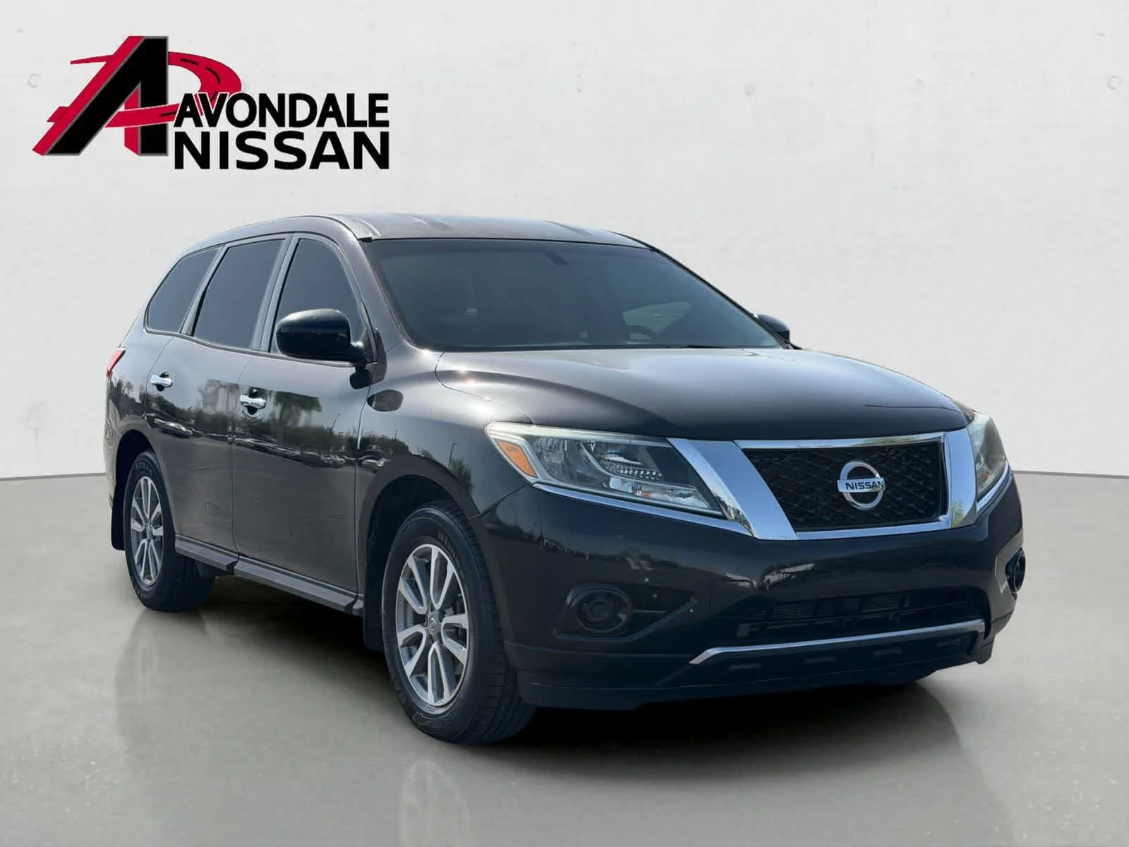 Certified Used 2015 Magnetic Black Nissan S image 7