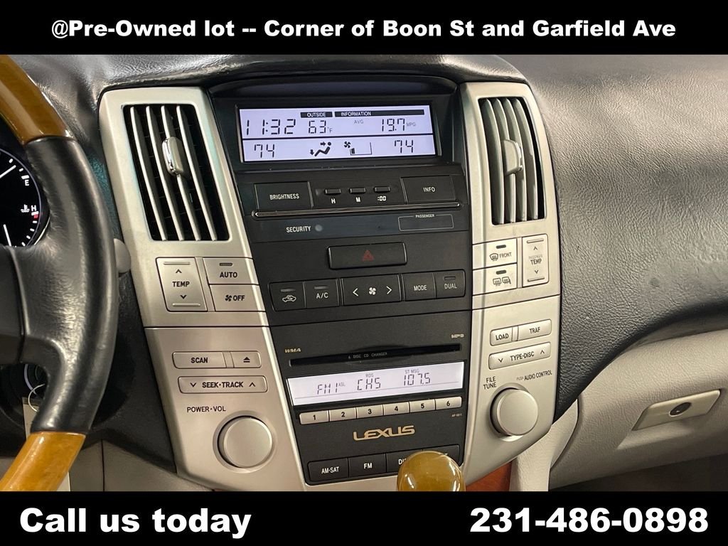 Used 2009  Lexus 350 image 18