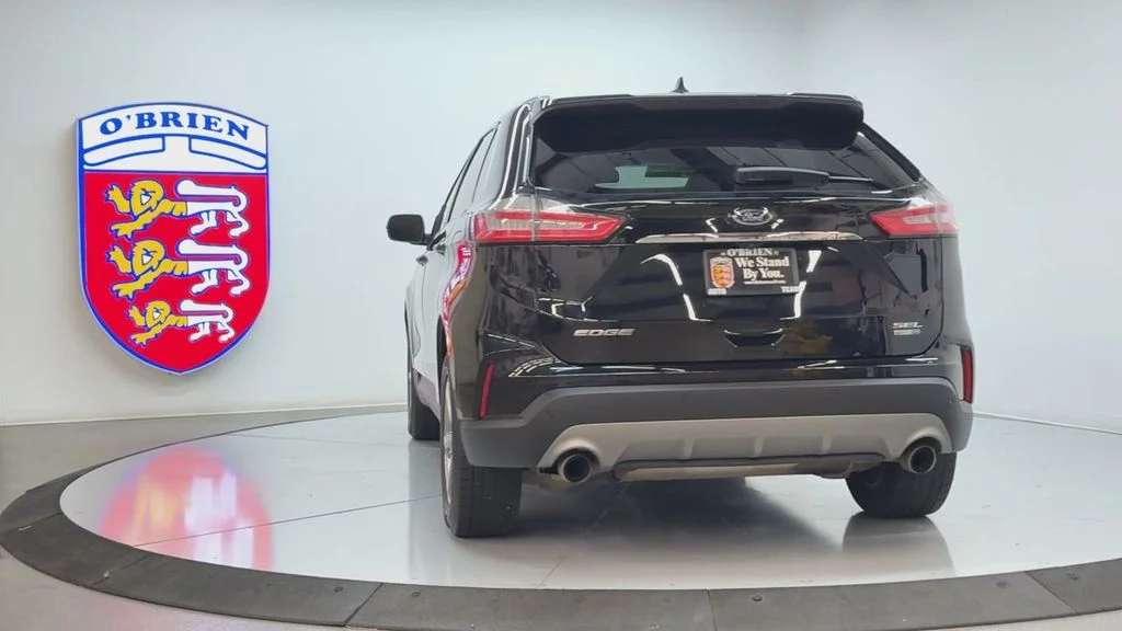 Used 2019 Agate Black Metallic Ford SEL image 6