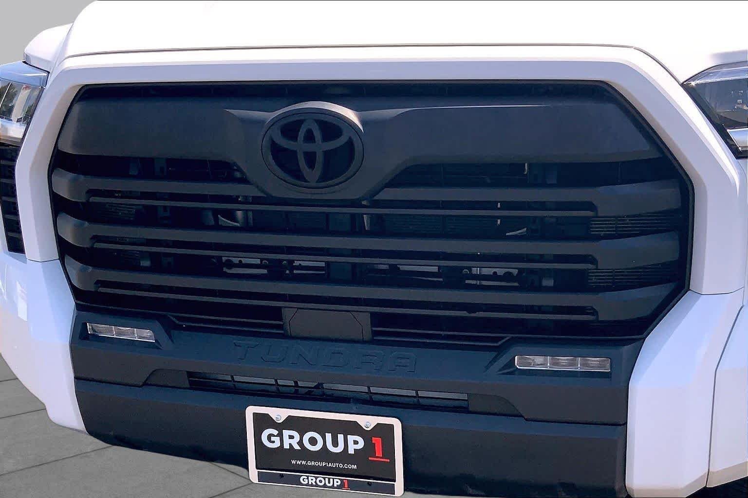 Used 2023 Ice Cap Toyota SR5 image 30