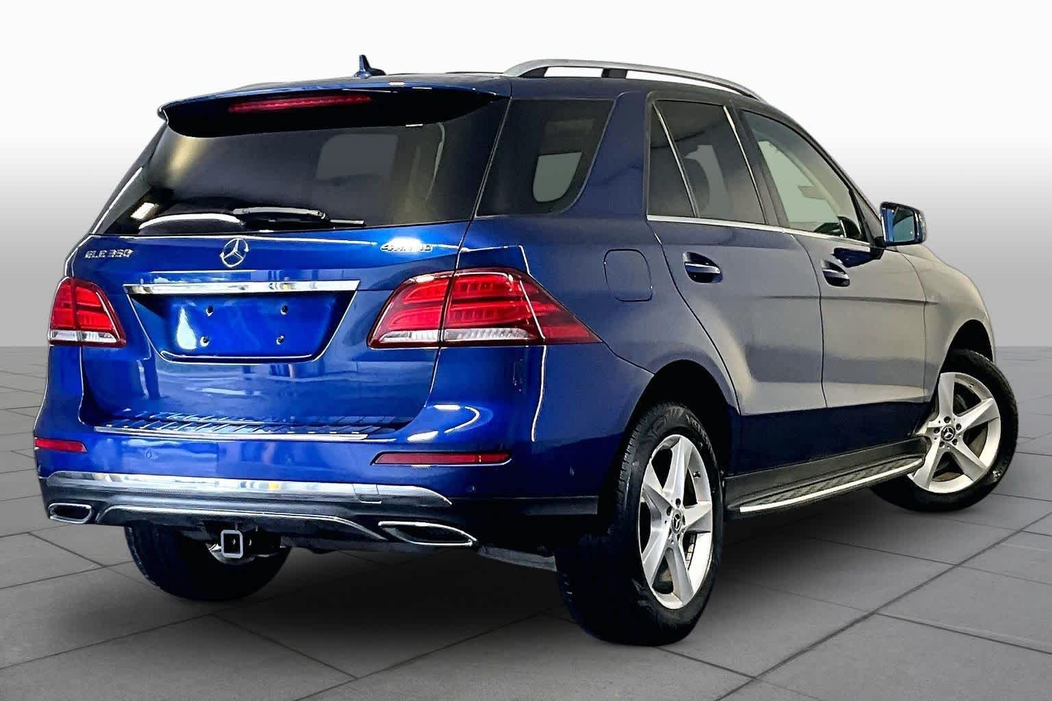 Used 2018 Brilliant Blue Metallic Mercedes-Benz GLE 350 image 13