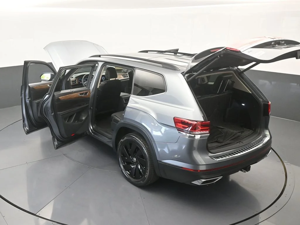 Used 2024 Gray Volkswagen 2.0T SE w/Technology image 66