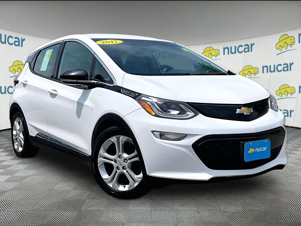 Used 2017 White Chevrolet LT image 1